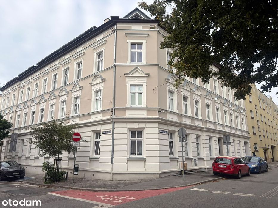 Kameralne mieszkanie do zamieszkania w odnowionej kamienicy