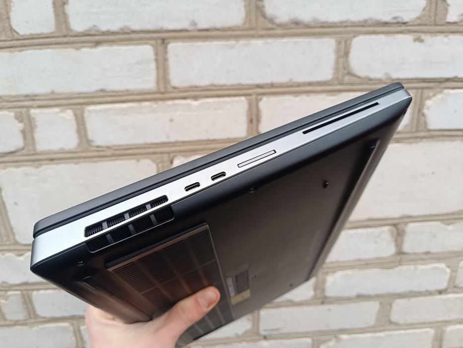 Сенсорний Ігровий ноутбук Dell (i7 8850H/16/256/P1000 4gb)