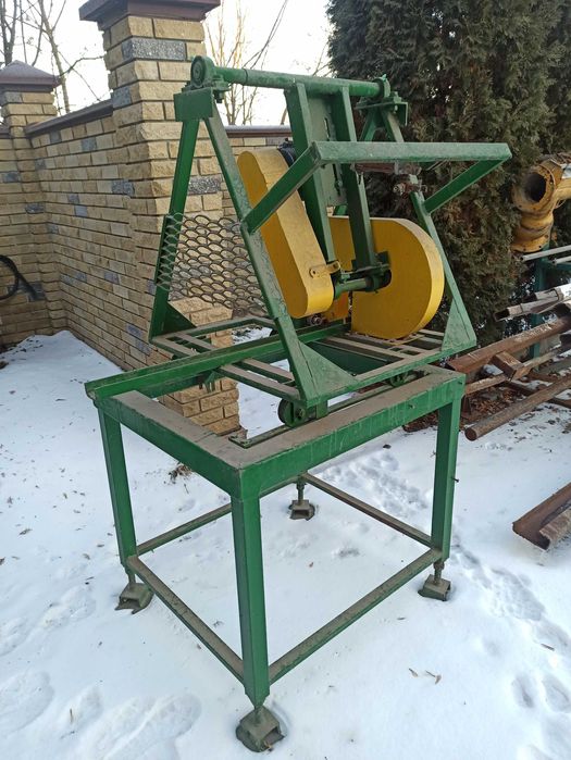 Торцювальна машина для брикету