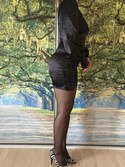 Czarna sukienka mini rozmiar 36