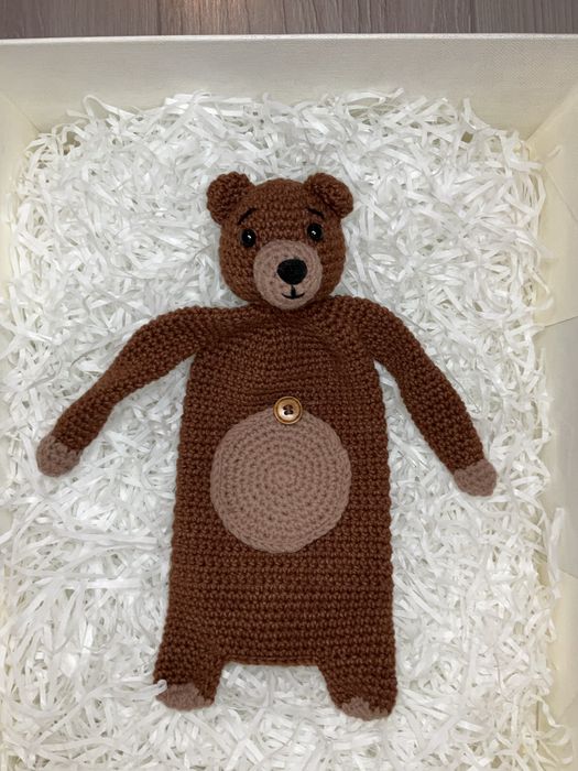 piórnik miś brązowy handmade na szydełku idealny do szkoły