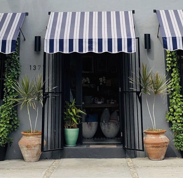 Маркізні тканини Франківськ - спеціальні тканини для навісів.