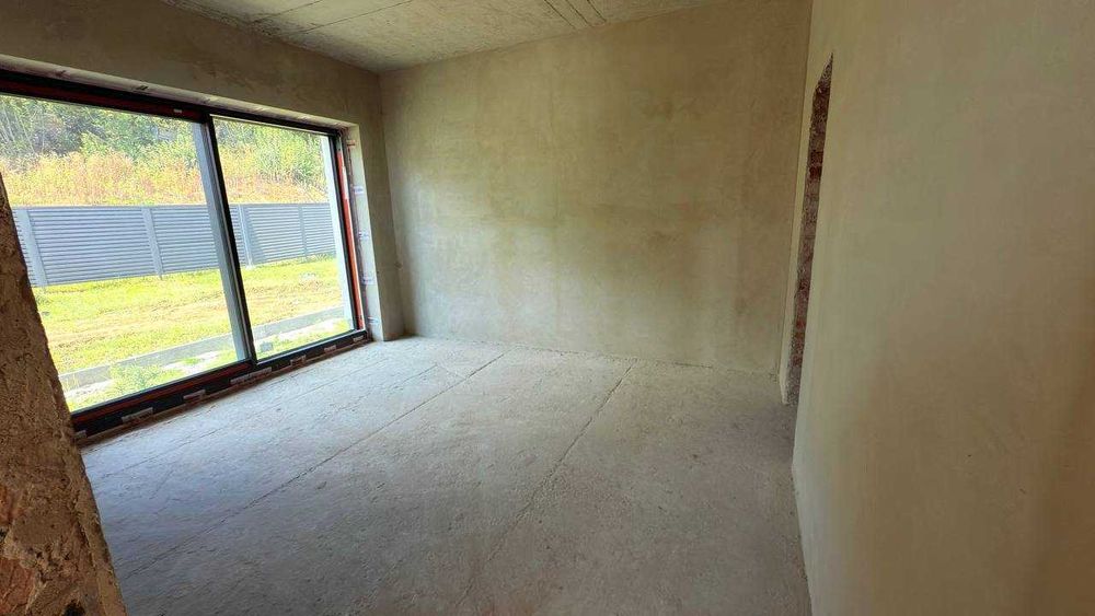 Просторий будинок, котедж в КМ