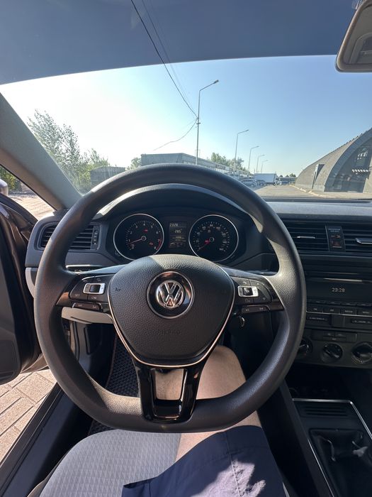 Продам Volkswagen jetta 6 рестайлинг 2014 год