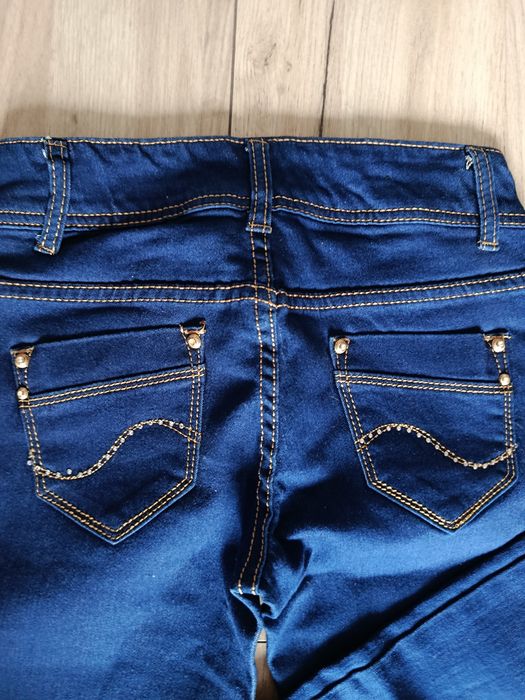 Nowe jeansy r. 36