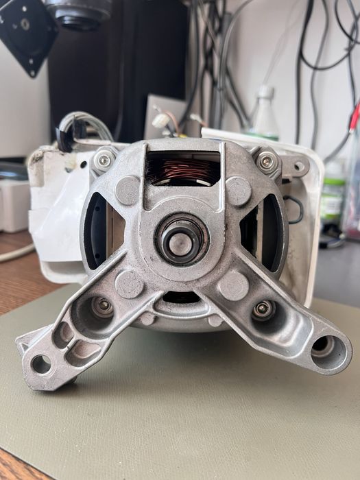 Silnik napędowy pralki MCA 38/64-148/ALB4 1.6A - 365W