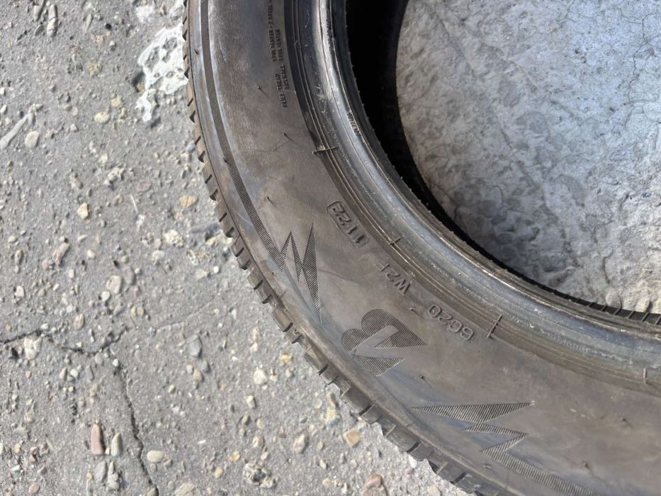Шини  205/60 R16 Bridgestone зима 2022/21 рік 7,3/7 мм