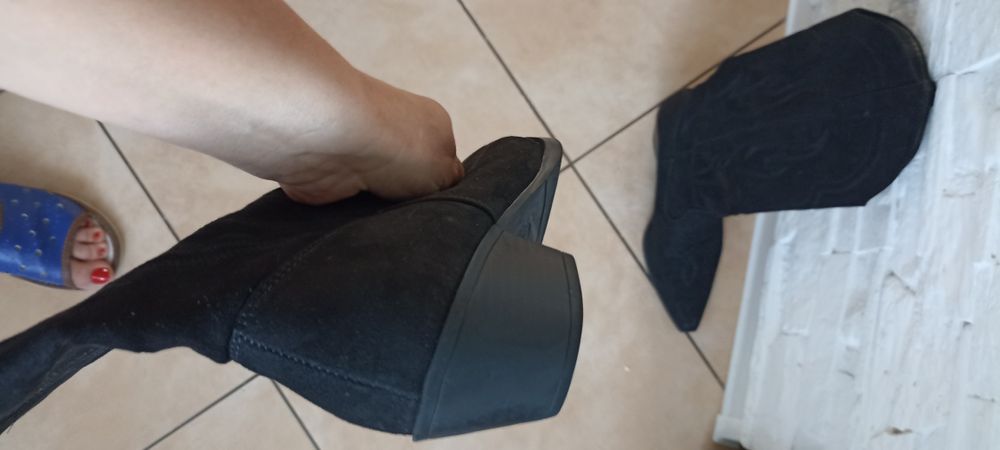 Sprzedam nowe Kowbojki