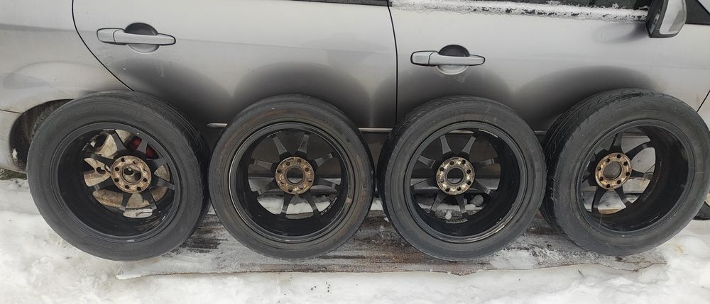 Продам.   тітани