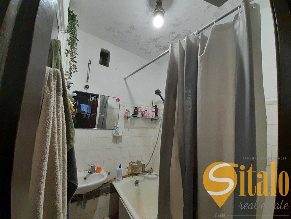 Продаж 2 кімнатної квартири в цегляному будинку, вулиця Панаса Мирного