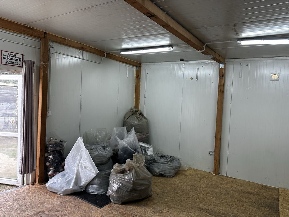 Pawilon z płyty warstwowej 30 m² – klimatyzacja – szybki montaż i demontaż