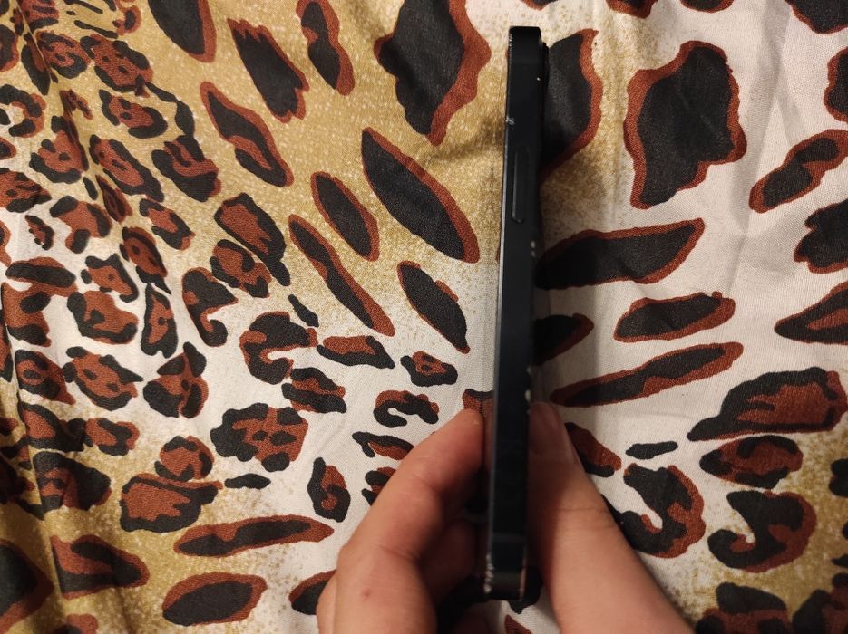 I phone 13 mini - bez takckisim