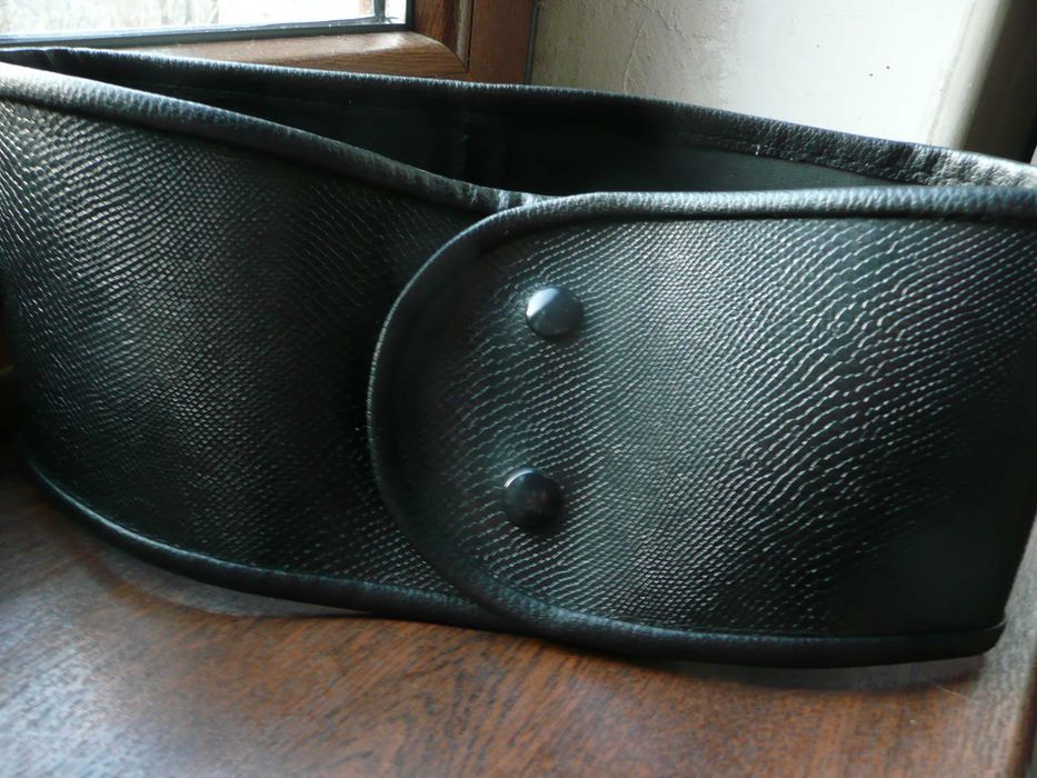 świetny szeroki pas ''gorsetowy''