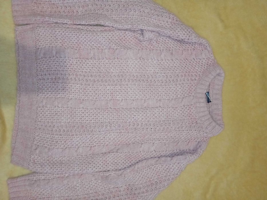 Светр на дівчинку