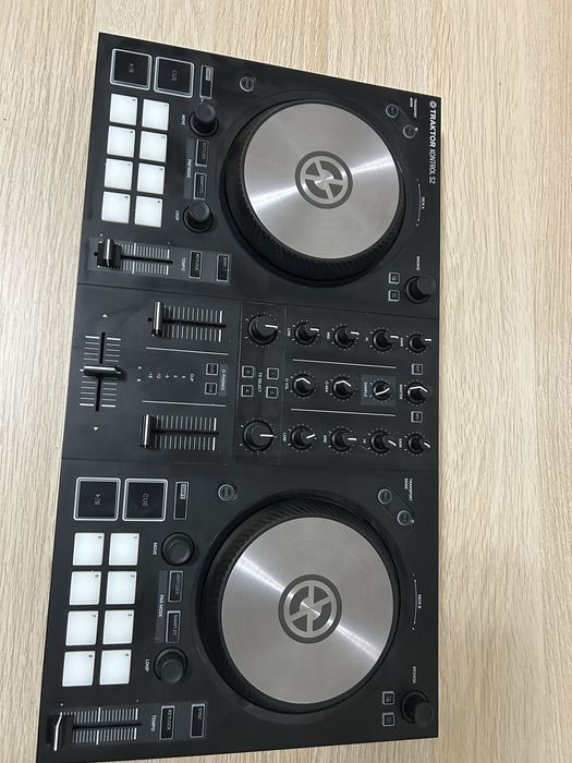 Controladora Traktor S2 MK3