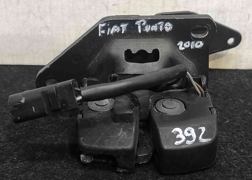 Fechadura / Fecho da Mala - FIAT PUNTO