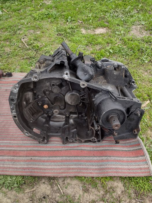 Коробка на Рено кенго 2004рік