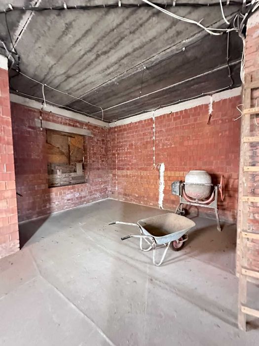 Дом из красного кирпича в Совиньоне — кто ценит качество и комфорт!