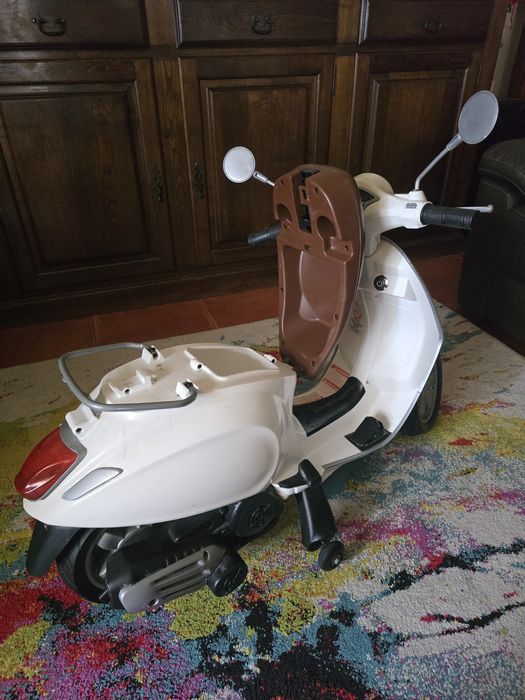 Mini Moto Elétrica Vespa Clássica - Com Carregador