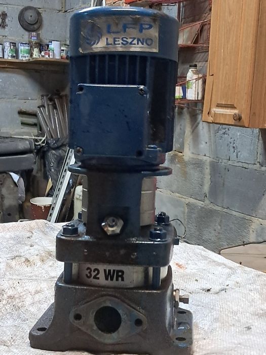 Pionowa wielo stopniowa pompa odśrodkowa