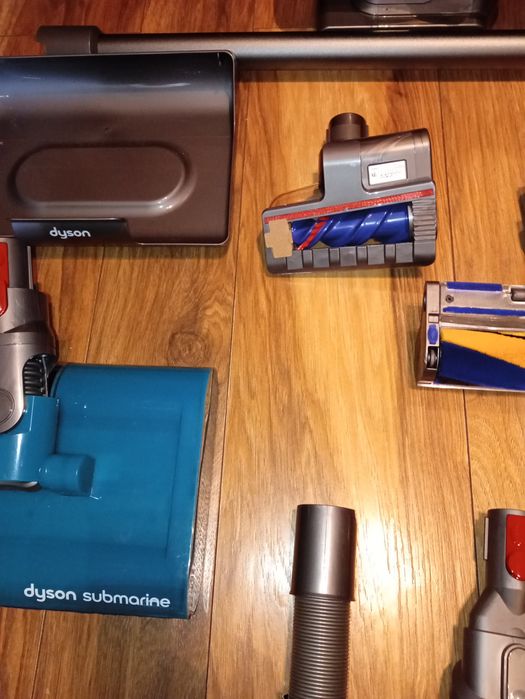 Dyson V15 submarine