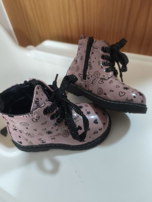 Botas de menina tamanho 23