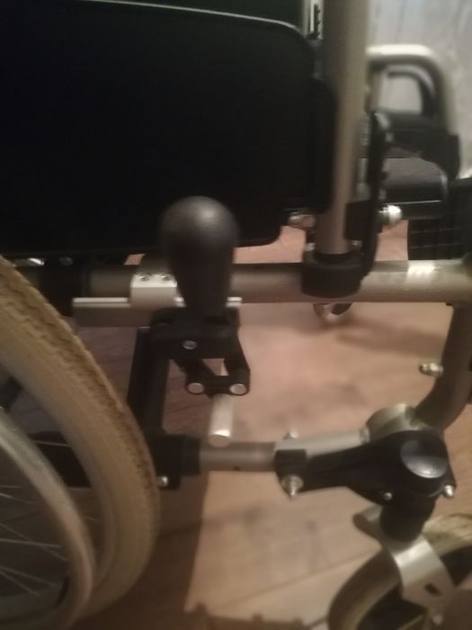 Візок для людей з обмеженими рухами.