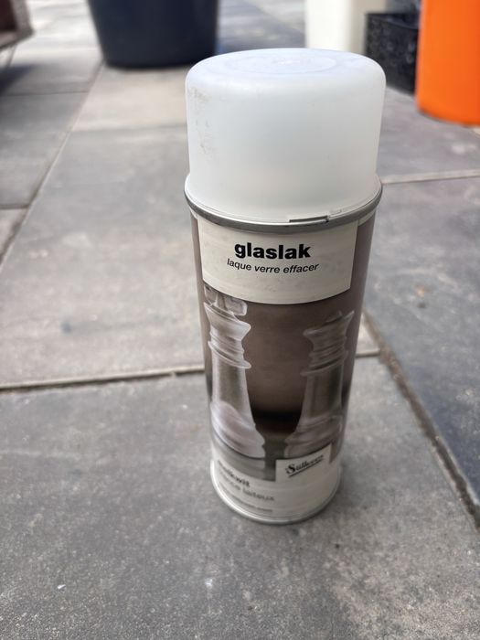 Lakier w sprayu duza ilosc