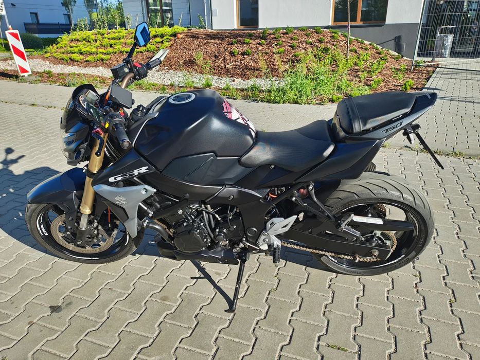 Suzuki GSR Suzuki GSR 750 - 2013r.