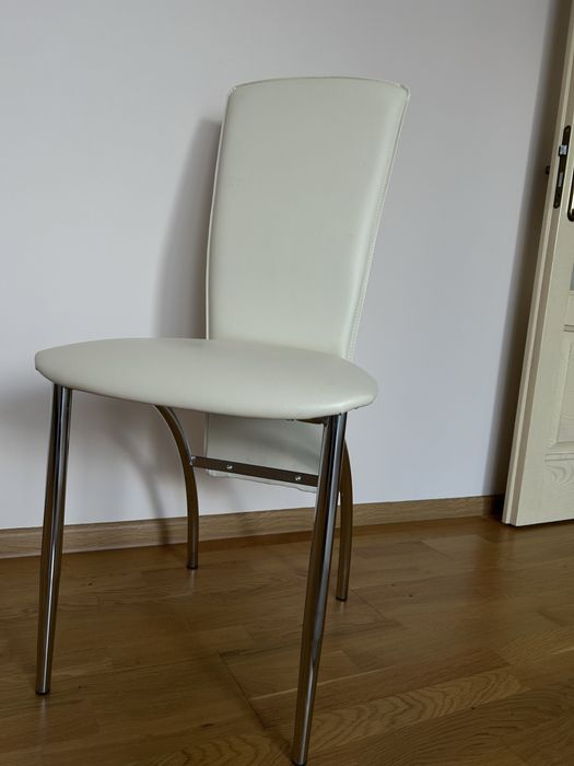 Стіл зі 6 стільцями. Продам окремо стіл або стільці