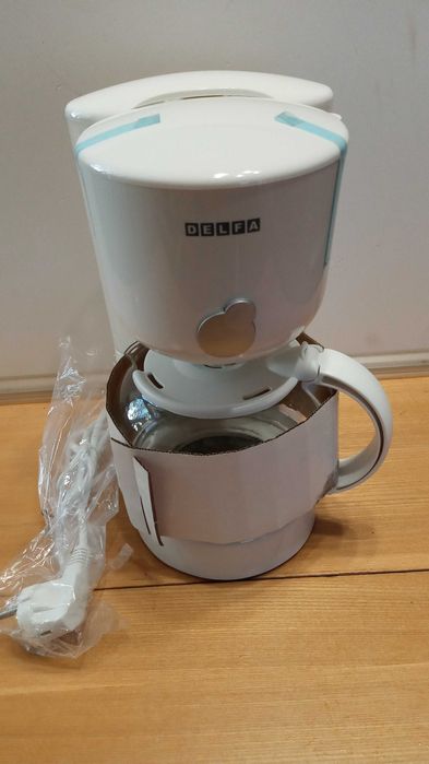 Продам кофеварку DELFA новую и другое