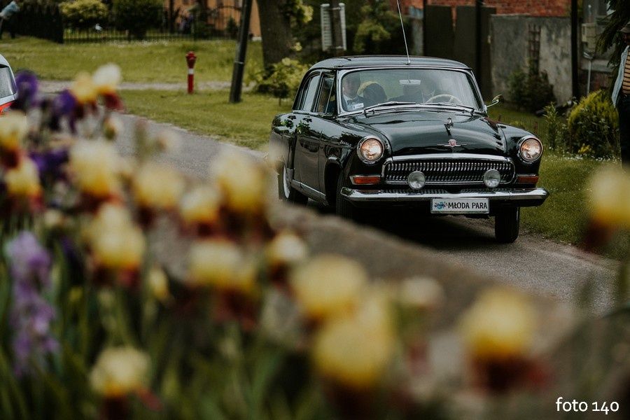 Zabytkowy samochód auto Wołga na ślub, wesele...