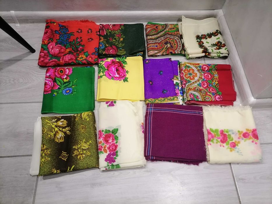 Продаю хустки нові