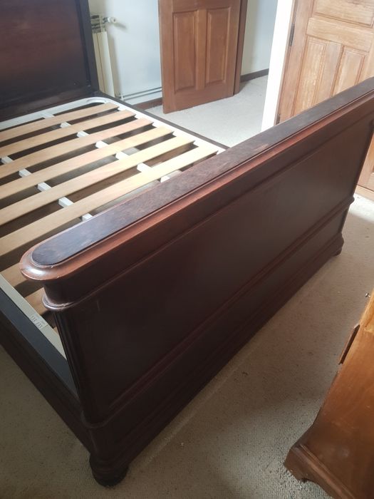 Cama em madeira de pau Santo