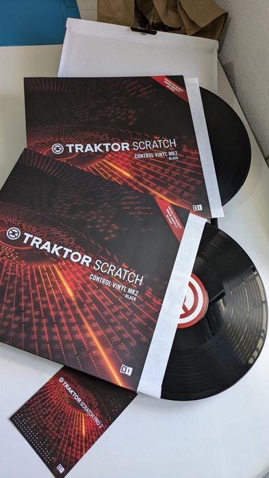 Traktor Scratch PRO 2 Software and Timecode Kit DJ