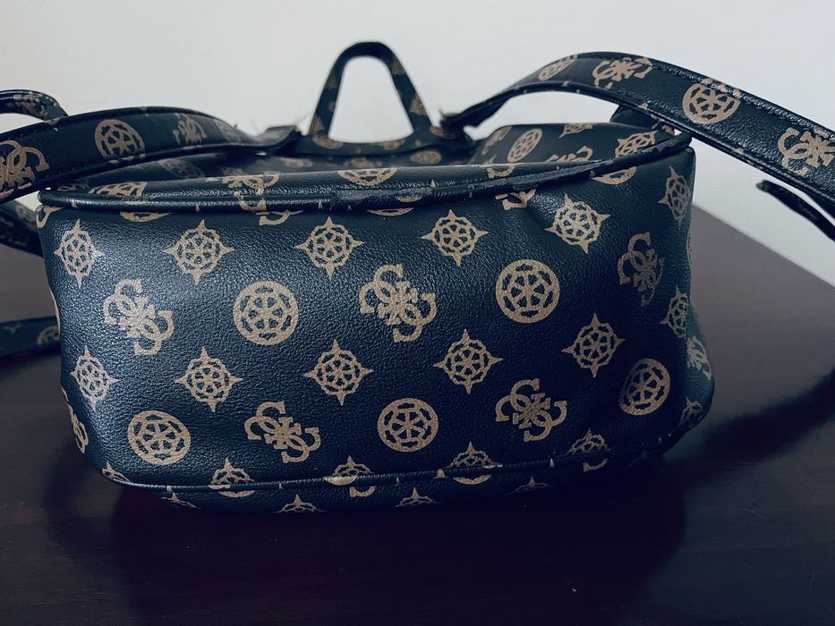 Mochila Guess Preta