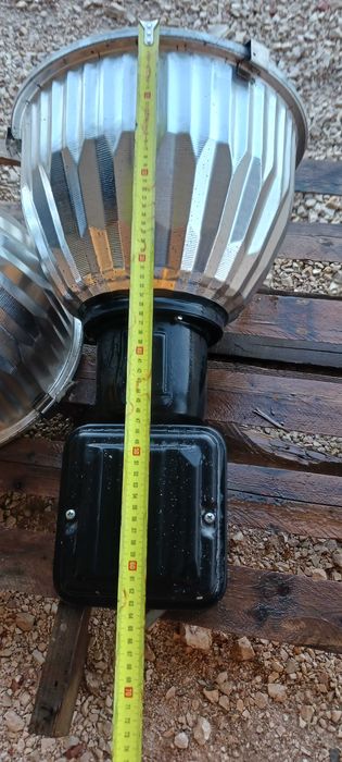 Luminárias industriais tipo campânula de armazém