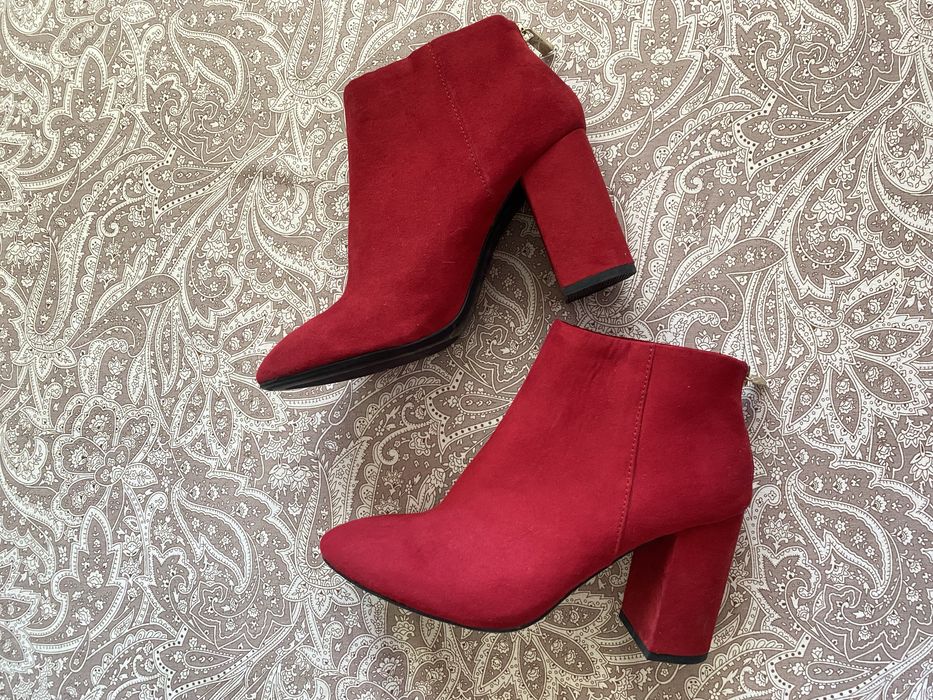 Botins vermelhos novos marca pull&bear