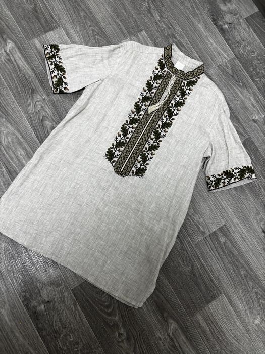 Чоловіча вишиванка з льону