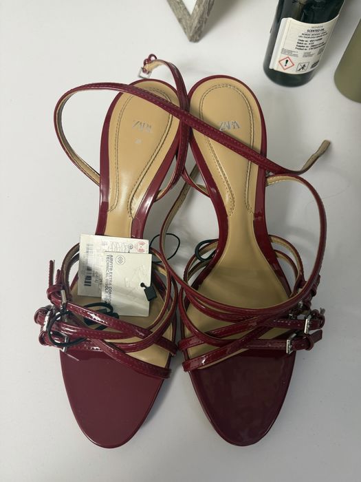 Босоніжки Zara червоні 38