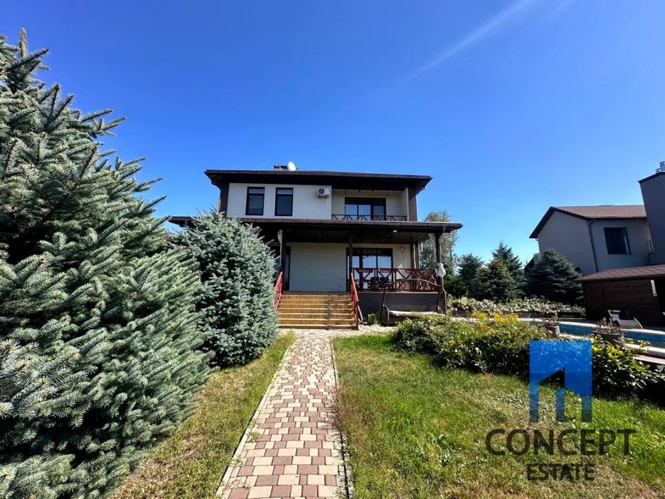 Продам дом с бассейном в Новоалександровке. Кристальный