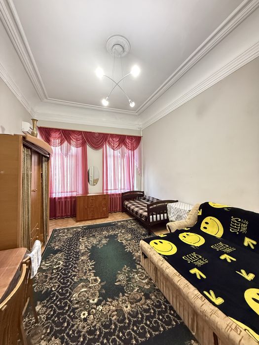 Комната в коммуне центр, Пастера