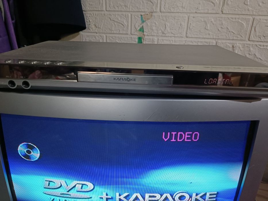 DVD плеєр працює LG плеер