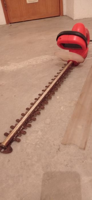 Corta Sebes elétrica