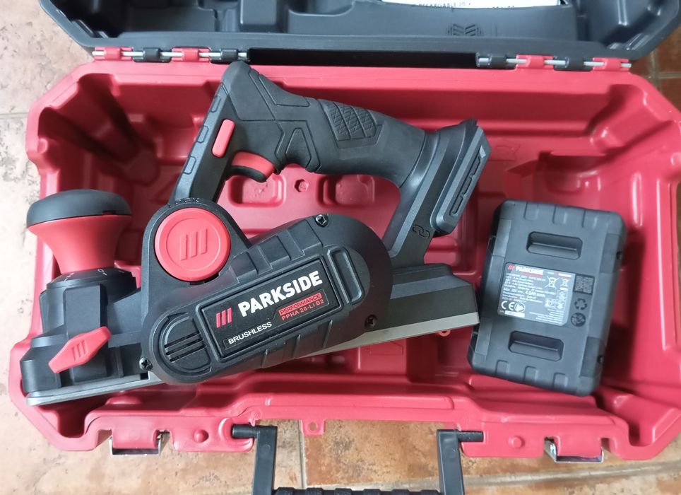 Plaina Parkside Performance 20V ,com bateria e carregador428676957844295682