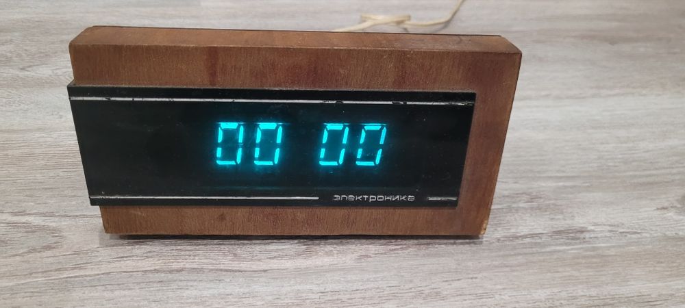 Zegar radziecki budzik cyfrowy Elektronika 6.15M