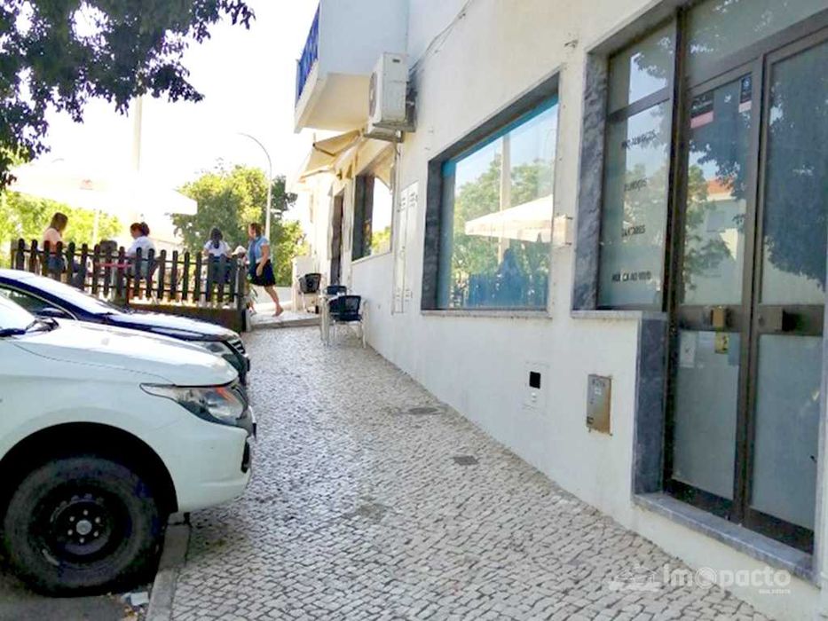 Loja 100 m² | Excelente Visibilidade e Montra | Ideal p/ Restauração ou Comércio