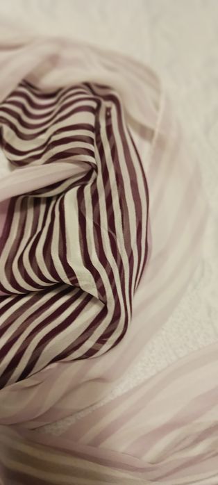 Lenço seda,grande leve e elegante 18€