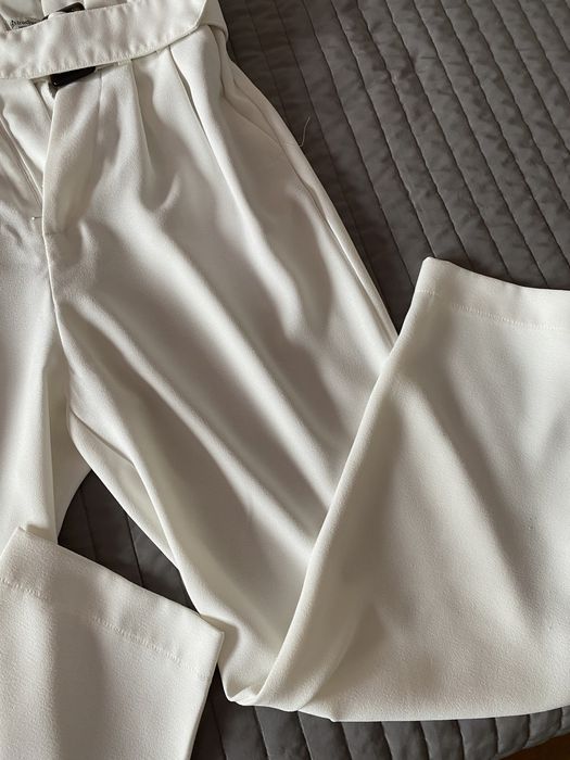 Calças brancas Stradivarius