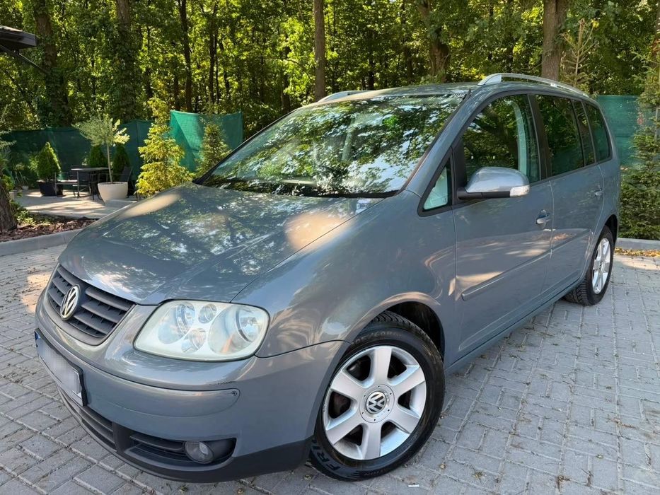 Фольксваген Тауран 2006 2.0тді Автомат тільки пригнаний не розмттнений